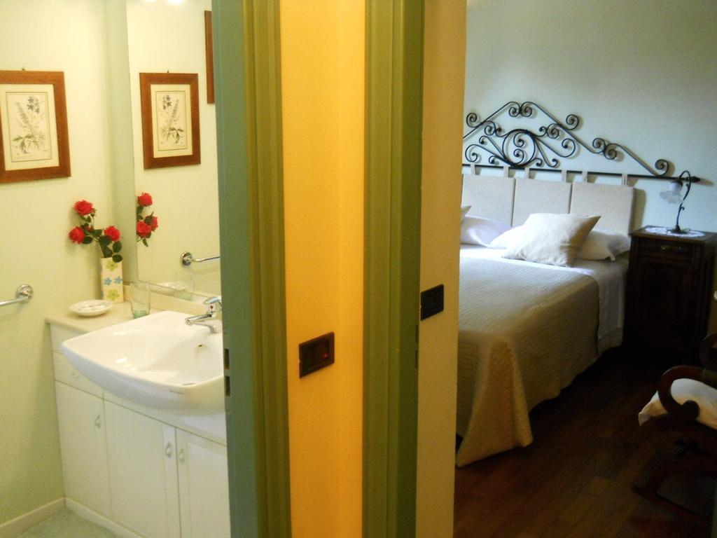 Tenuta Calabiana Diano dʼAlba Rom bilde