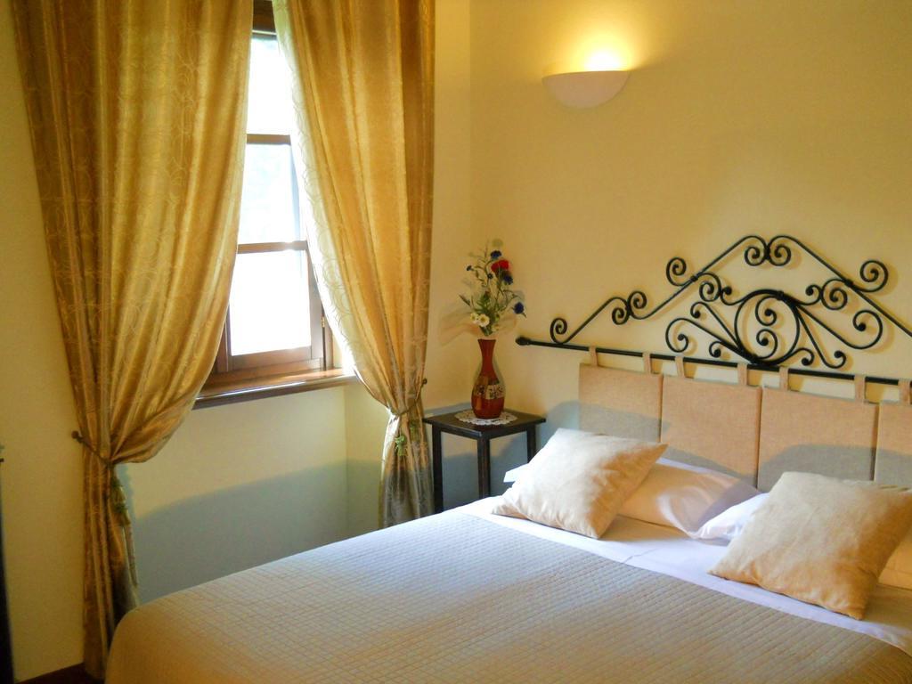 Tenuta Calabiana Diano dʼAlba Rom bilde